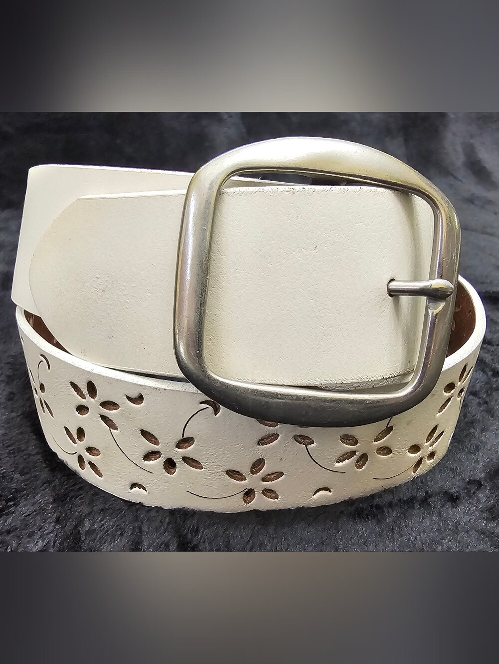 White Laser Cut Flowers Boho Western Italian Leather Belt Sz S Made in the USA